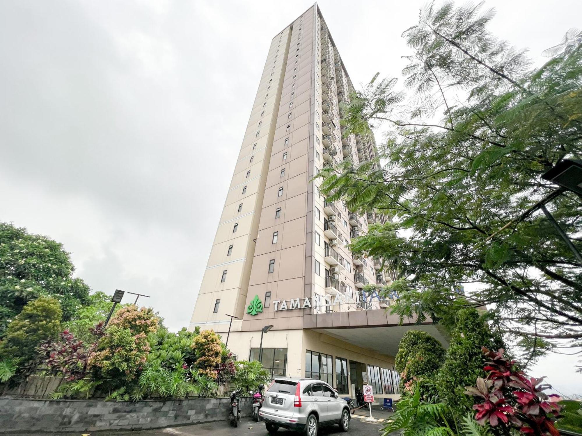 Hotel Redliving Tamansari Panoramic - Narel 2*